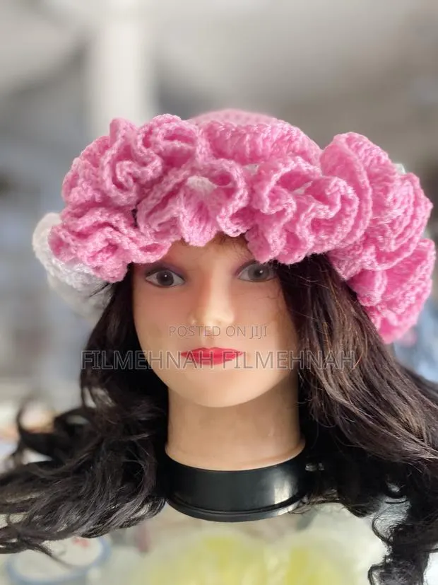 Ruffle Hat · Photo 1
