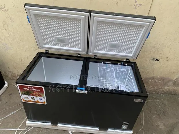 Defrost Electric Zara 450litres DoubleDoor Chest Freezer · Photo 1