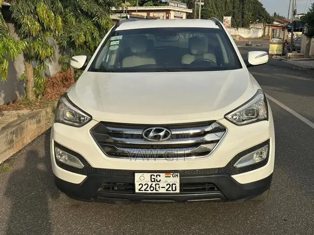 Hyundai Santa Fe 2015 White · Photo 1