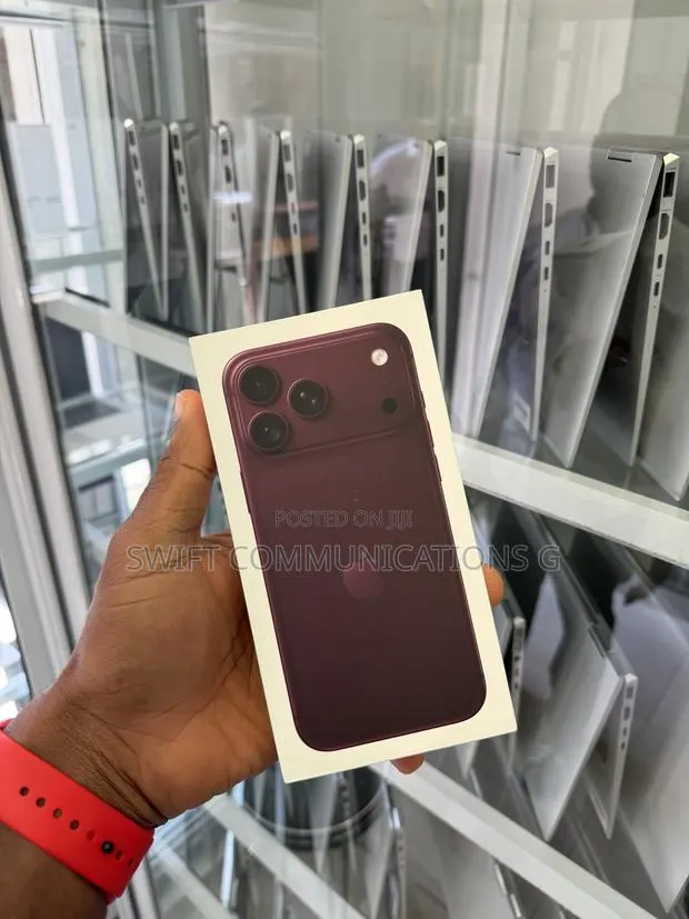 New Apple iPhone 18 Pro Max 256 GB Red · Photo 1