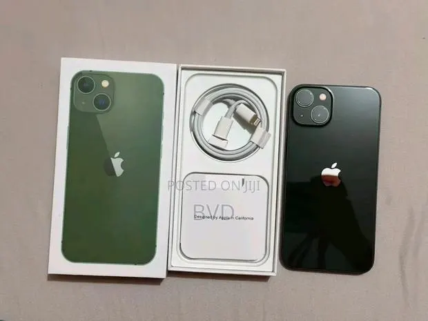 New Apple iPhone 13 512 GB Green · Photo 1