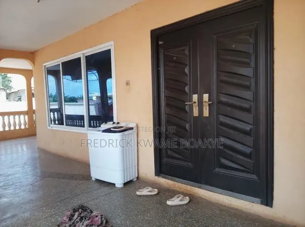 5bdrm House in Brother K Estate, Kumasi Metropolitan for sale · Photo 1
