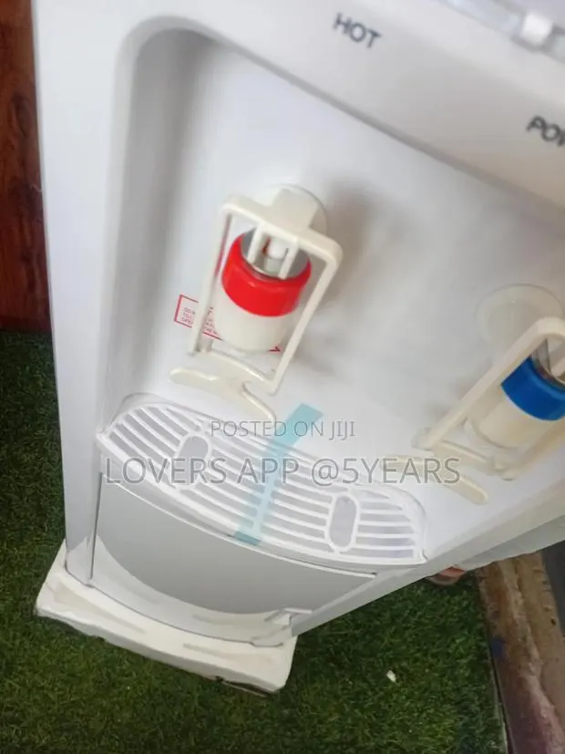 Premium Water Dispenser for Convenient Drinking · Photo 1