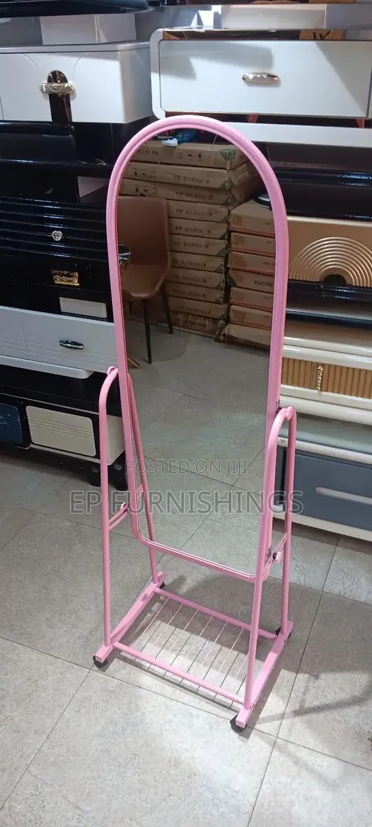 Standing Mirror · Photo 2