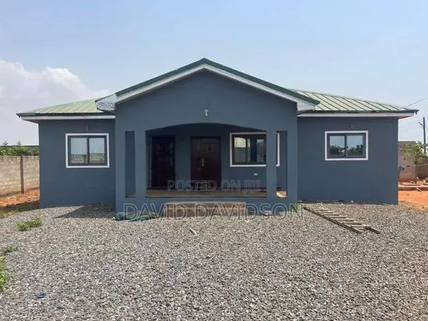 4bdrm House in 4 Bedroom House, Tema Metropolitan for sale · Photo 1