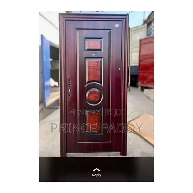 Smooth Door Single Is Available for Room · Photo 1