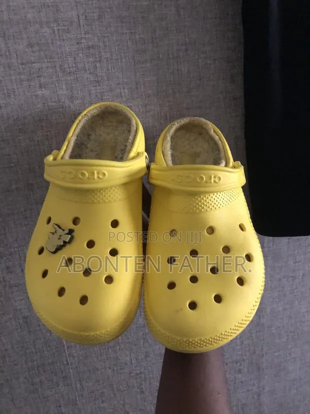 Wild Thrift Crocs · Photo 1
