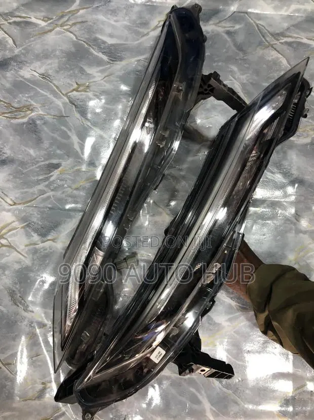 Nissan Juke 2019, 2020, 2021, 2022, 2023, 2024 Headlight Foreign Used · Photo 1