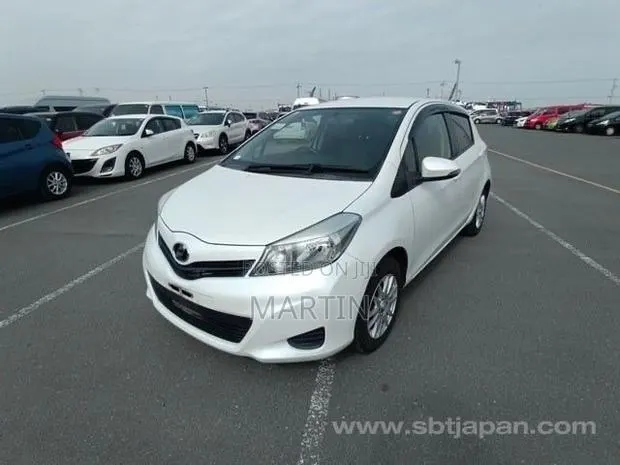 Toyota Vitz 2014 Pearl · Photo 1