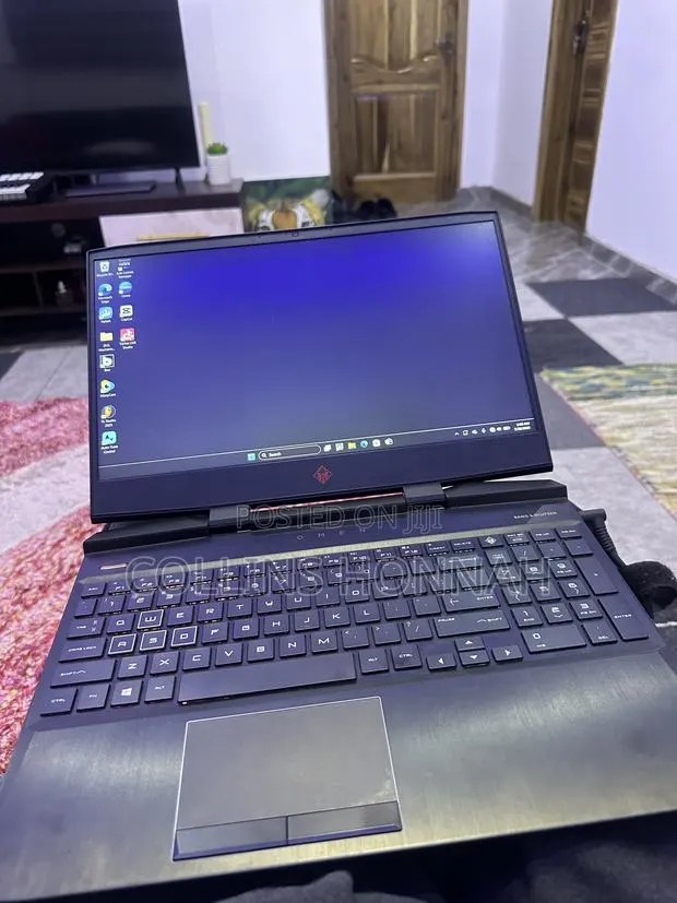 Laptop HP Omen 15 24GB Intel Core i7 SSD 1T · Photo 1