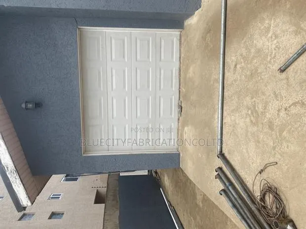 Unique American Garage Door · Photo 1