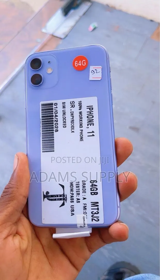 Apple iPhone 11 64 GB Purple · Photo 1