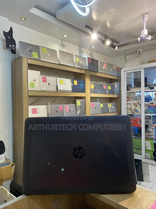 Laptop HP ZBook 15u G4 12GB Intel Core i7 HDD+SSD 500GB · Photo 1