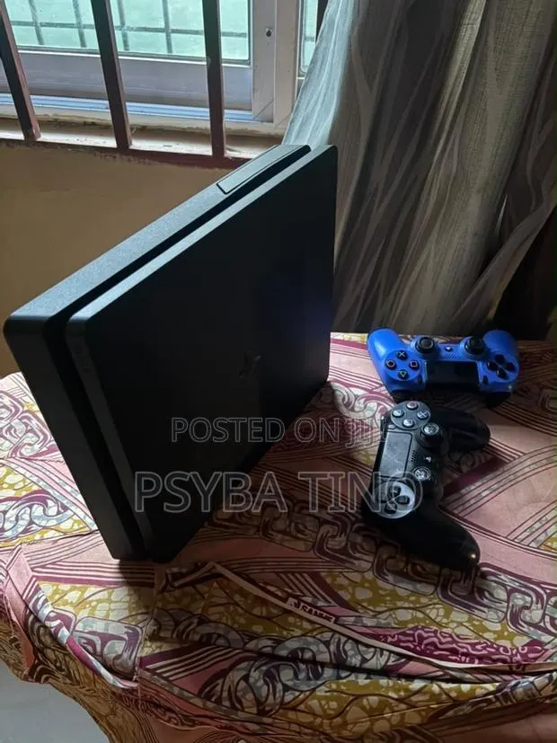 PS4 and PS5 Console · Photo 1