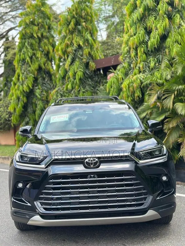 Toyota Grand Highlander XLE AWD 2024 Black · Photo 1