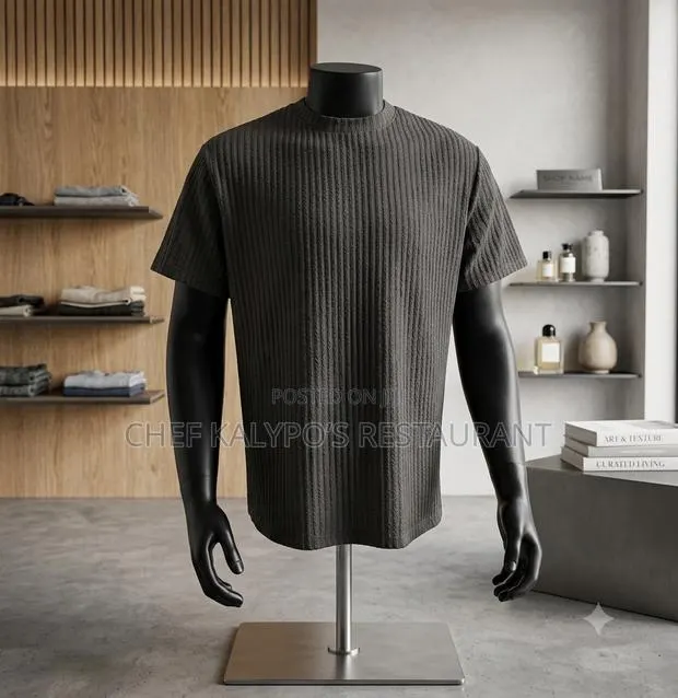 Round Necked-Men’s Shirt · Photo 1
