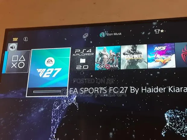 PS4 SLIM + 2 CONTROLLERS and 8 GAMES · Photo 1
