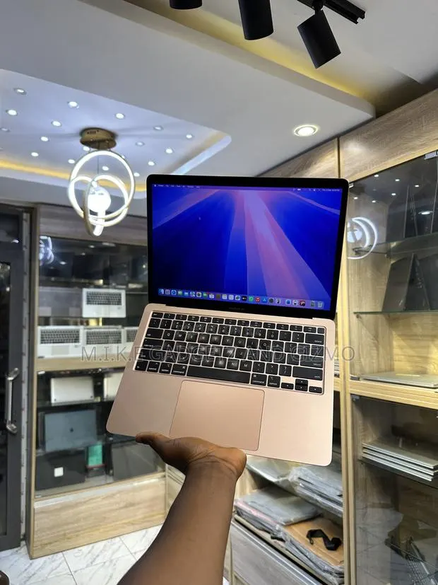 Laptop Apple MacBook Air 2020 8GB Intel Core i5 SSD 512GB · Photo 1