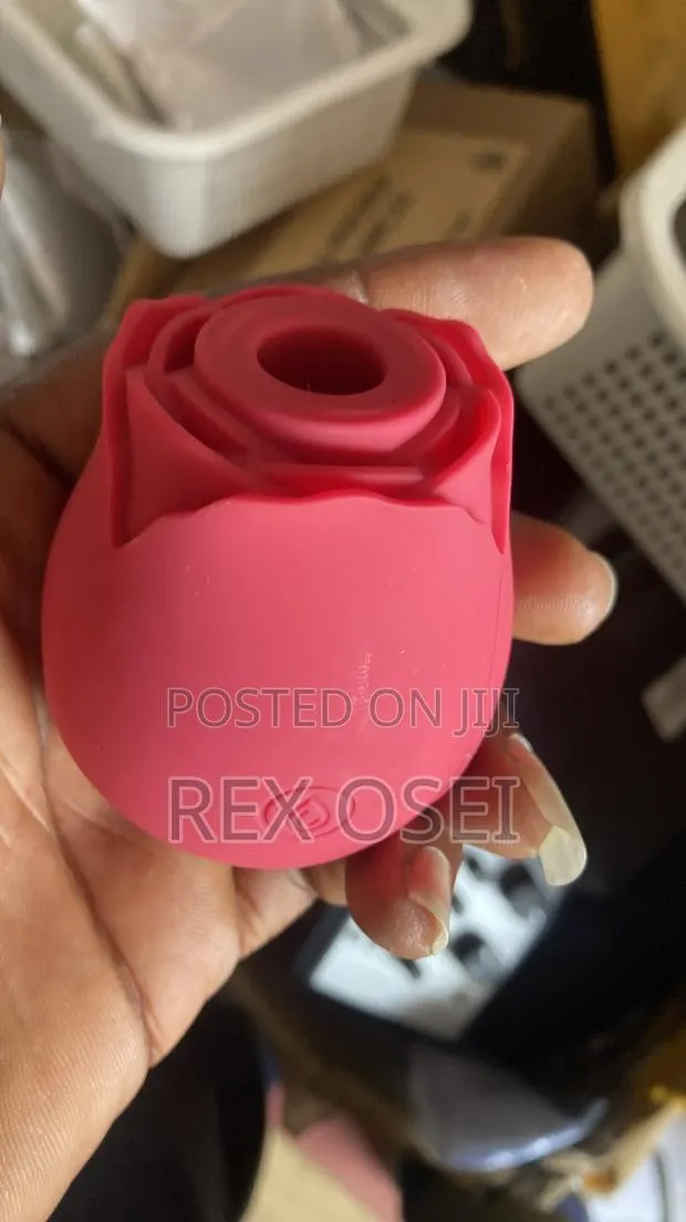 Rose Vibrator Sucking · Photo 1