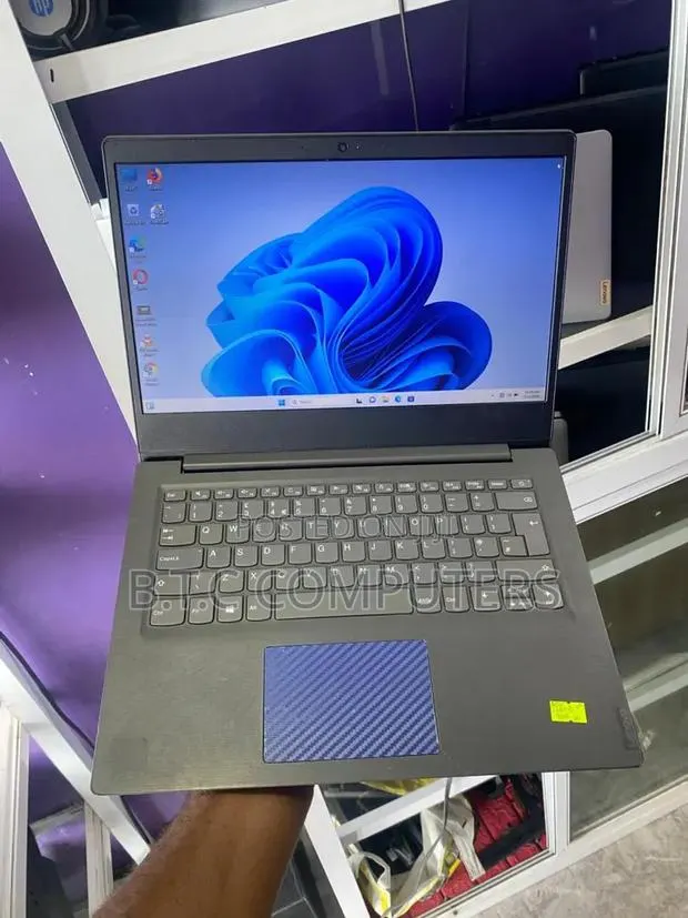 Laptop Lenovo Ideapad V14 IGL 4GB Intel Celeron SSD 512GB · Photo 1
