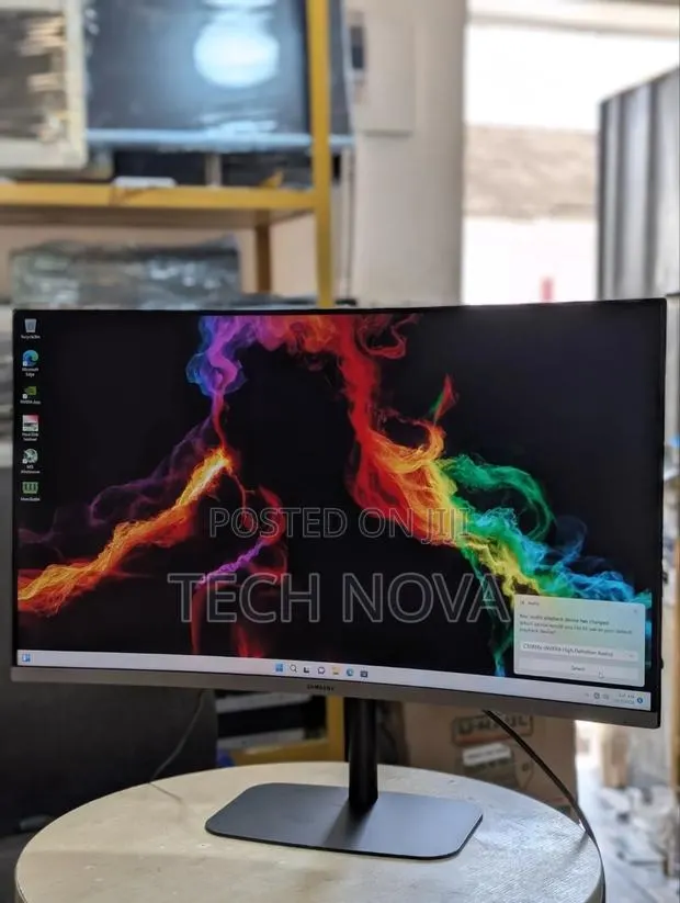 SAMSUNG 32" Class 1500R FHD Curved Monitor Display HDMI · Photo 1
