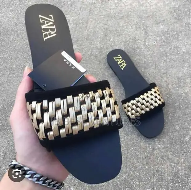 Zara Slippers · Photo 1