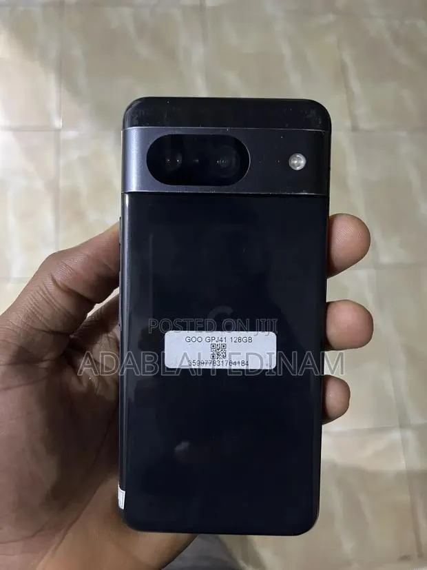 Google Pixel 8 128 GB Black · Photo 1