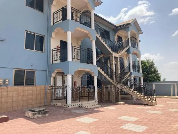 18bdrm House in Sokoban Ampayoo, Kumasi Metropolitan for sale · Photo 1