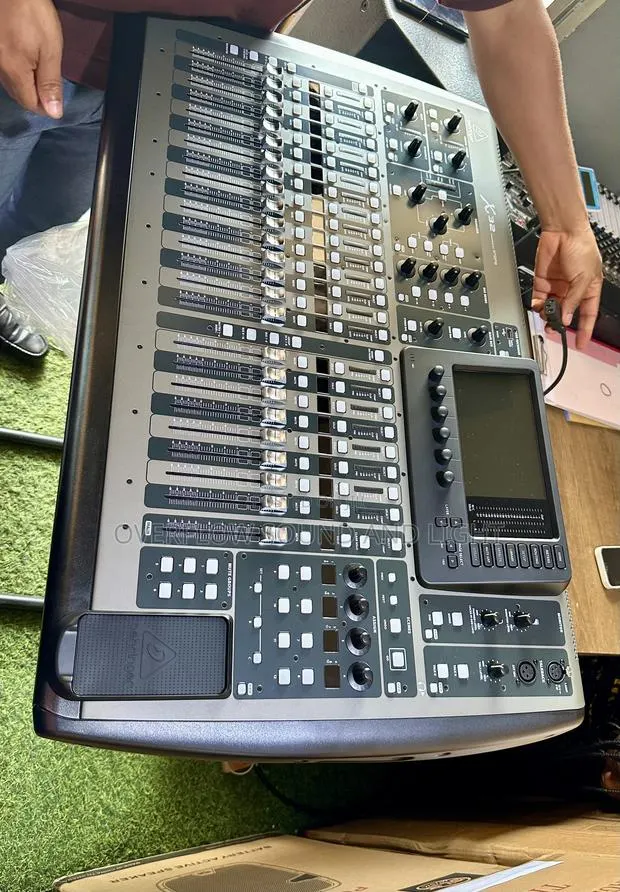 Behringer X32 Compact 40-Channel Digital Mixing Console · Photo 1