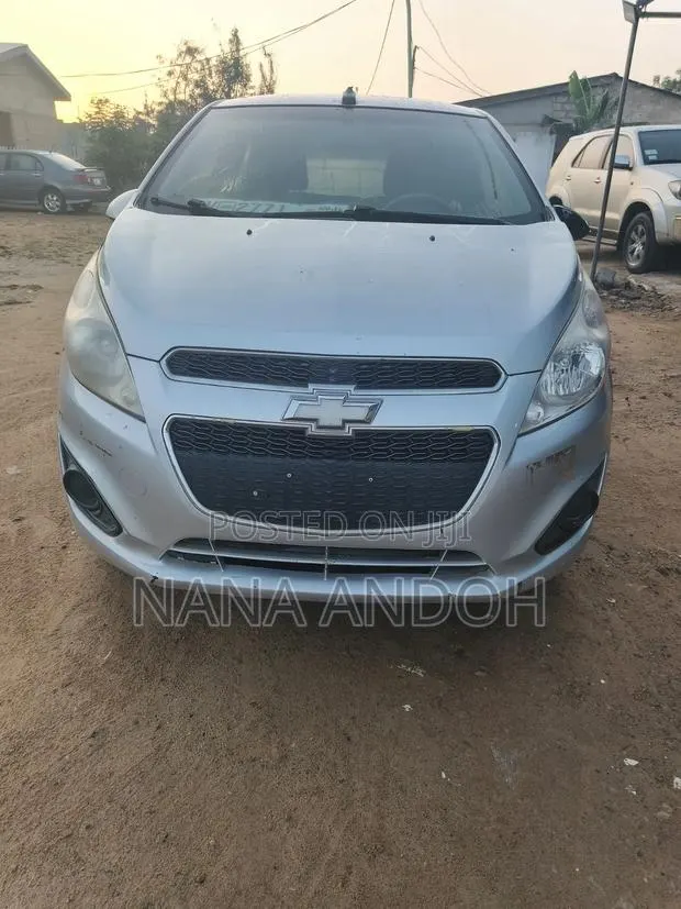 Chevrolet Spark 1LT 2013 Silver · Photo 1