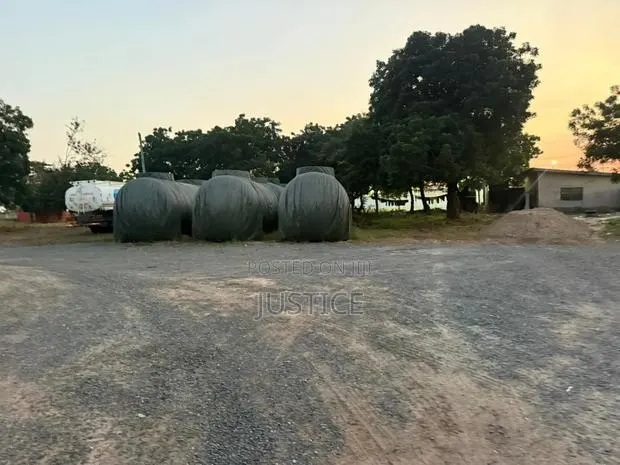 Strategic Located 2 Acre Plots of Land Tema · Photo 1