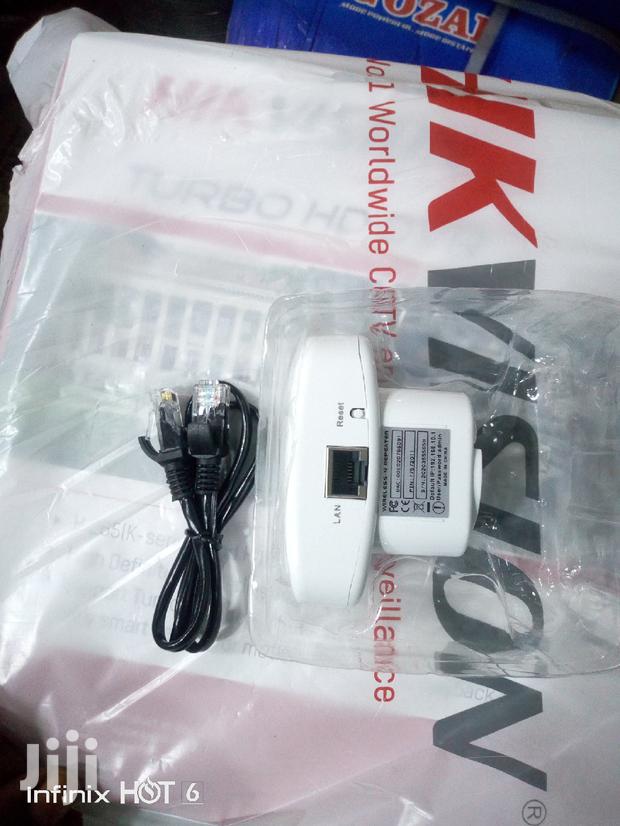 Wireless Router Repeater/Extender · Photo 2