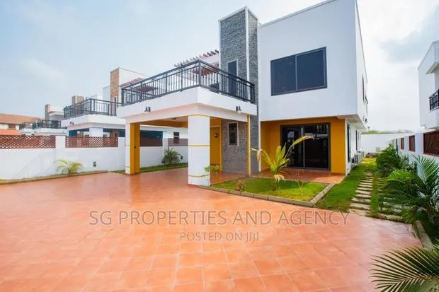 3bdrm Mansion in Sakumono, Spintex for rent · Photo 1