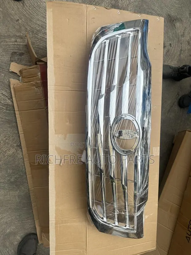 Toyota Hilux 2012 2013 2014 Front Grille Shells Chrome Original · Photo 1