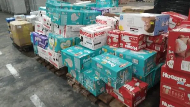 Huggies, Pampers, Kirkland Diapers · Photo 1