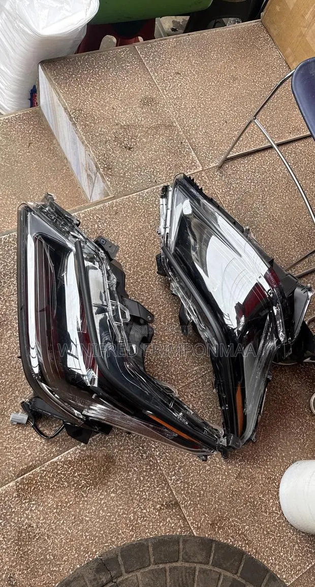 Lexus Lx570 2008,2009,20,2011,2012,2013,2018,2017,2019,2020 Headlight · Photo 1