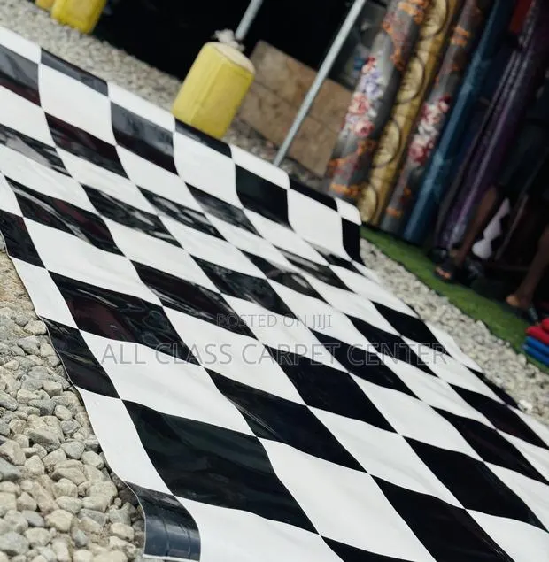 2nd Grade American Carpet With Black and White Designs · Photo 1