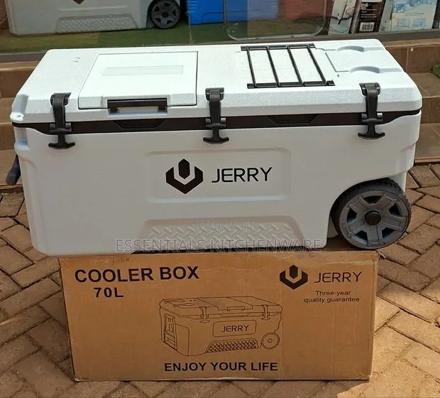 Jerry 100L Heavy-Duty Ice Chest · Photo 2
