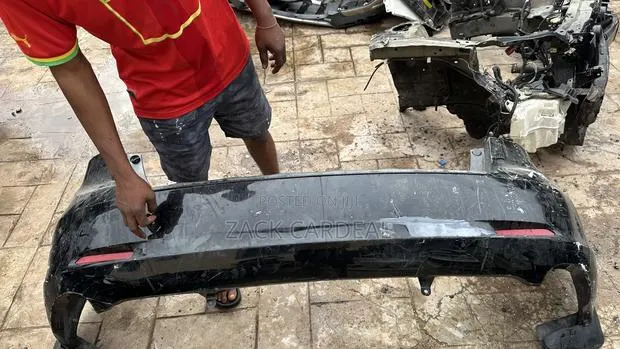 Toyota Venza 2012 Back Bumper Available · Photo 1