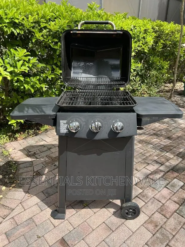 3 Burner Grill Gas BBQ · Photo 1