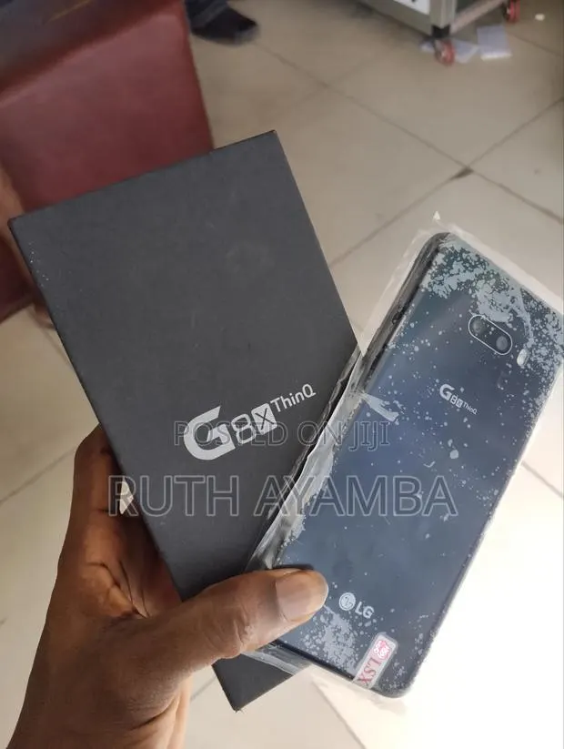 New LG G8X Thinq 128 GB Black · Photo 1