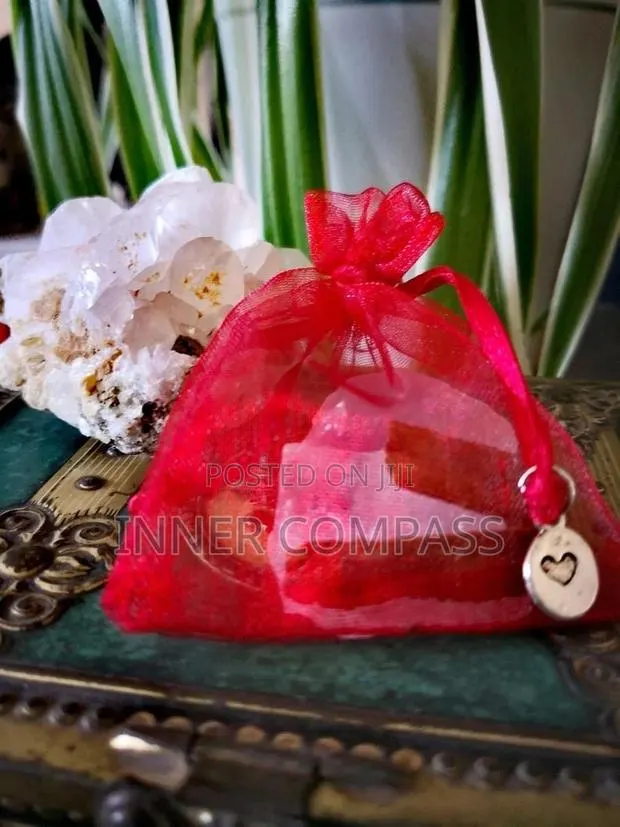 Protection Mojo Bag, Gri Gri, Love With Protection Oil · Photo 1