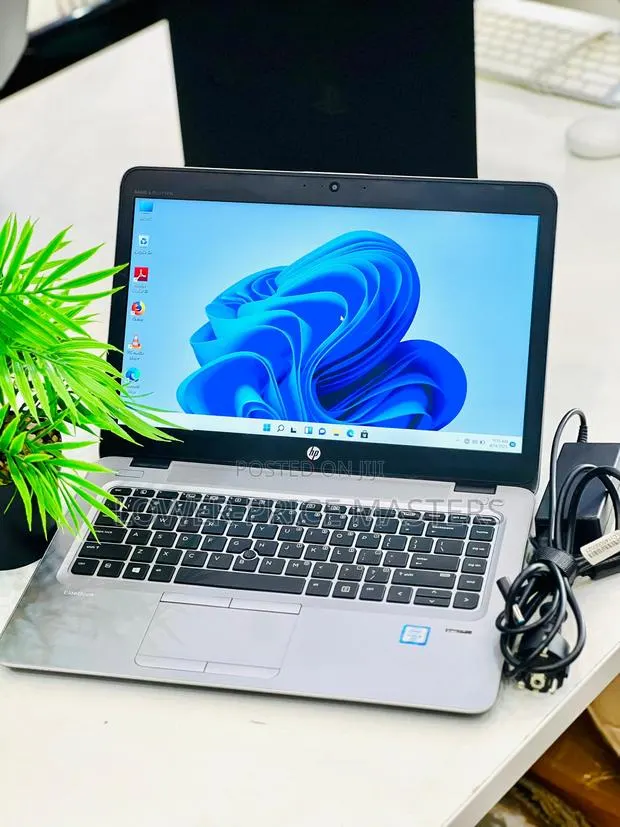 New Laptop HP EliteBook 840 G3 8GB Intel Core i5 SSD 256GB · Photo 1