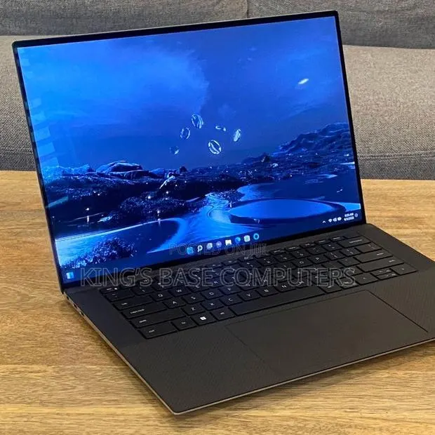 Laptop Dell XPS 15 9500 16GB Intel Core i7 SSD 512GB · Photo 1