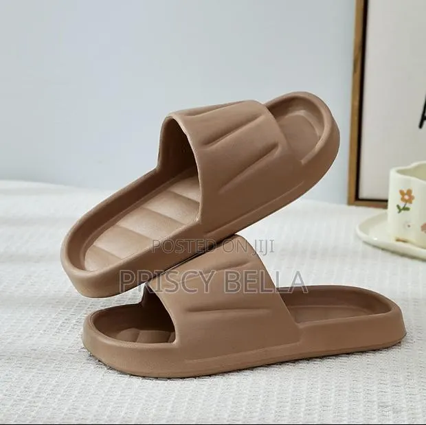 Thick Home Use Stylish Slippers · Photo 1