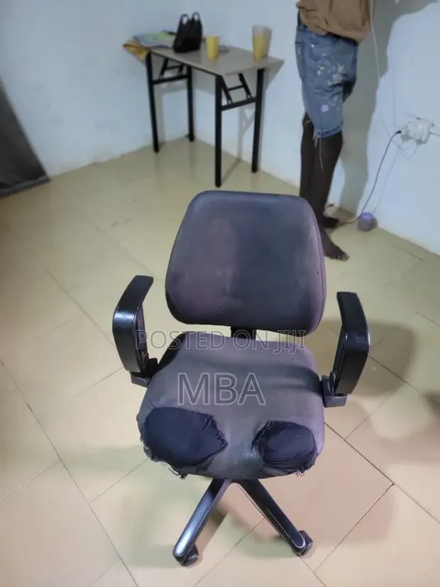 Office Chair · Photo 1