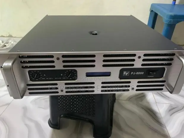 Power Amplifier Ev 8000 · Photo 1