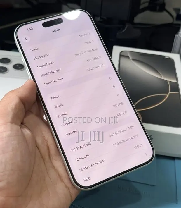 Apple iPhone 17 Pro Max 256 GB White · Photo 1