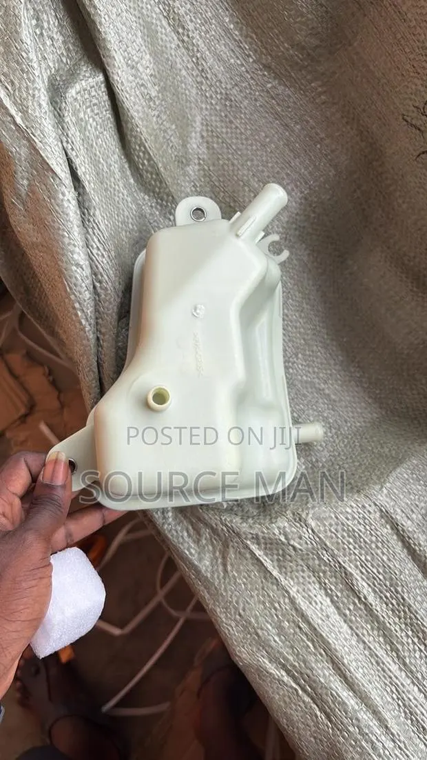 HONDA CIVIC 2016 2017 2018 2019 2020 2021 2022 Reservoir Tank Bottle · Photo 1