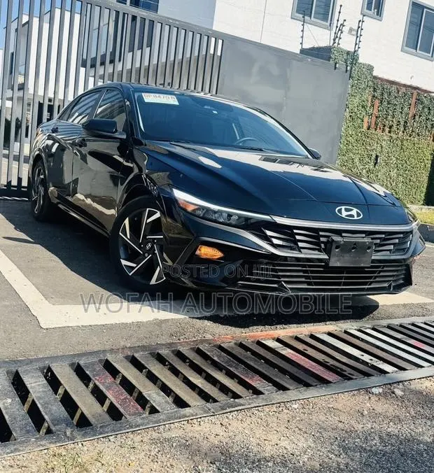 Hyundai Elantra 2025 Black · Photo 1